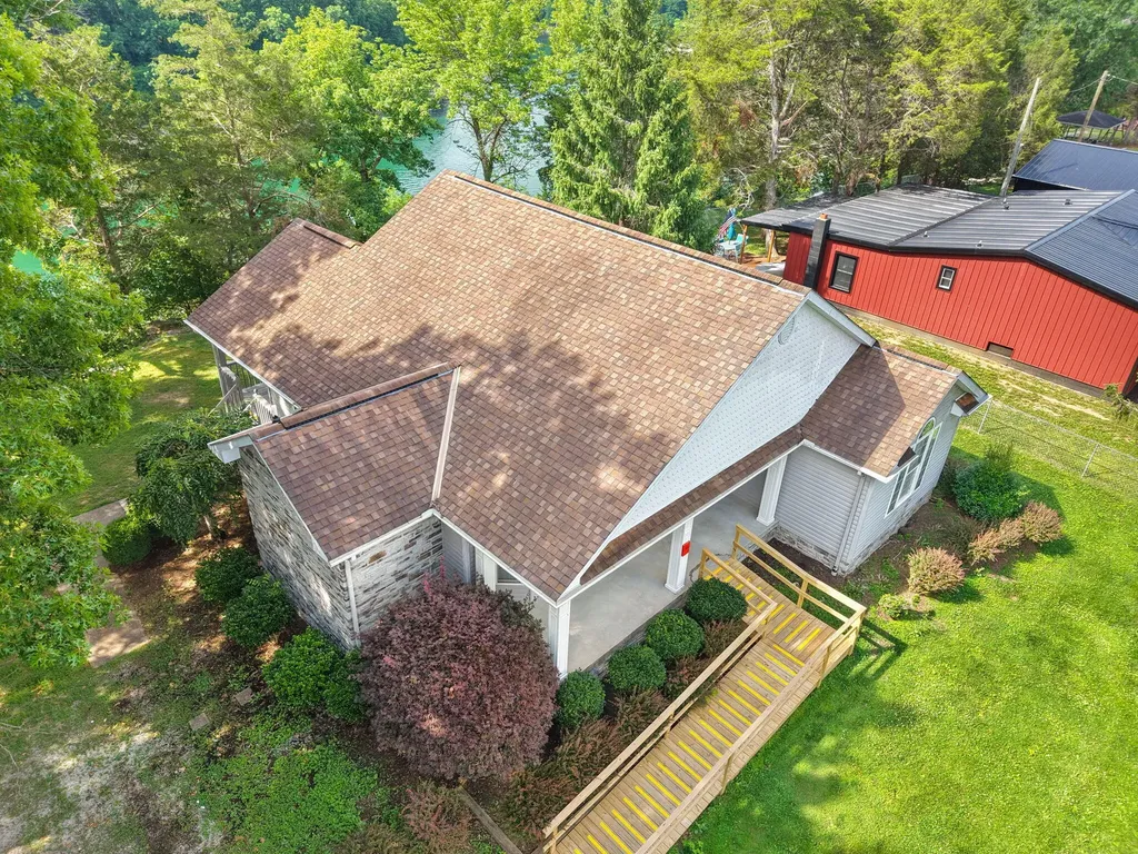 175 S Riverwood Bronston KY 42518