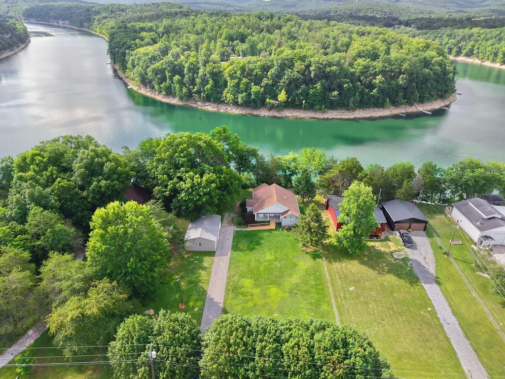 175 S Riverwood Burnside KY 41519
