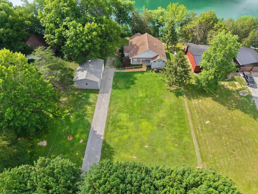175 S Riverwood Bronston KY 42518