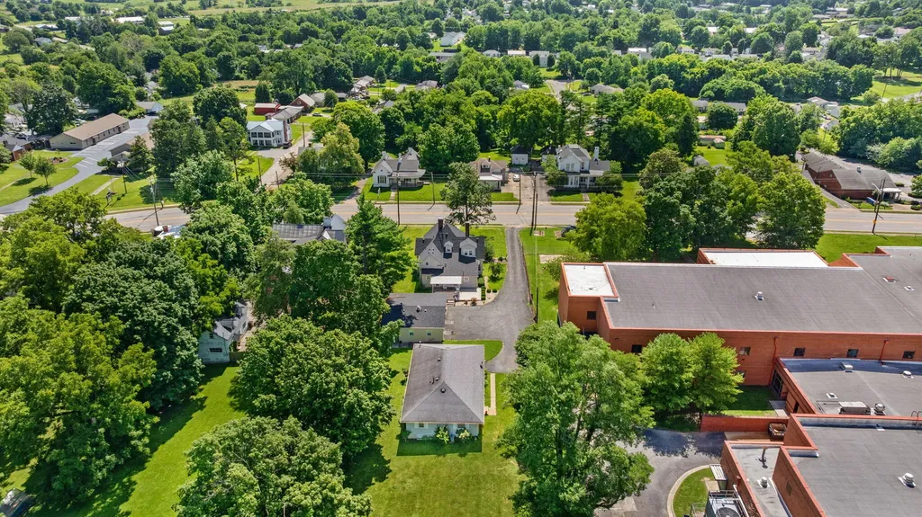 209 Lexington Road Lancaster KY 40444