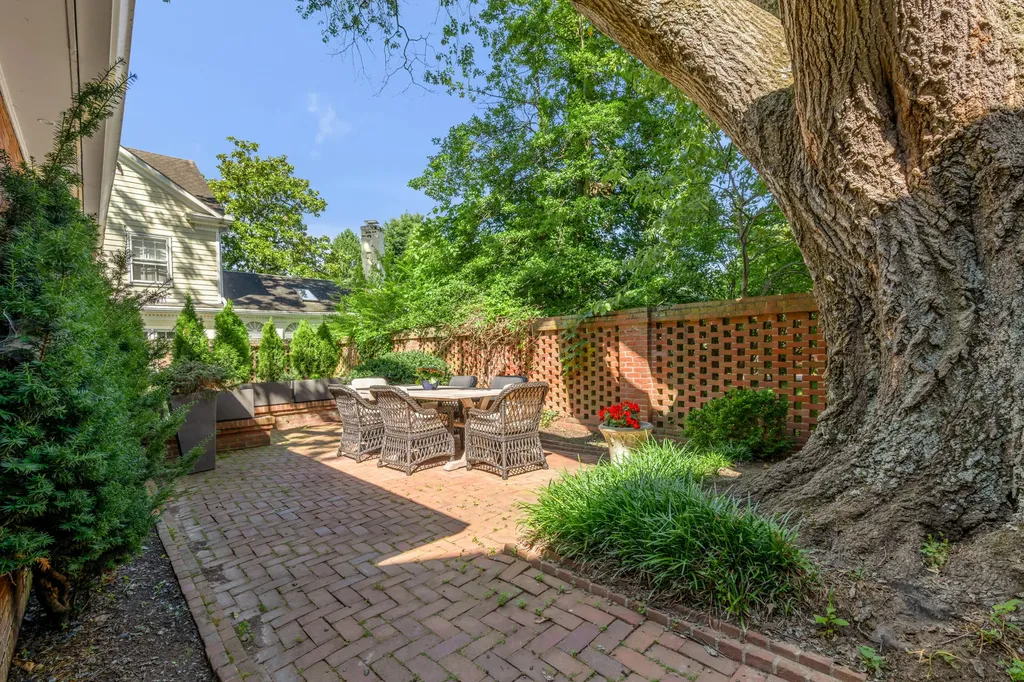245 Holiday Road Lexington KY 40502