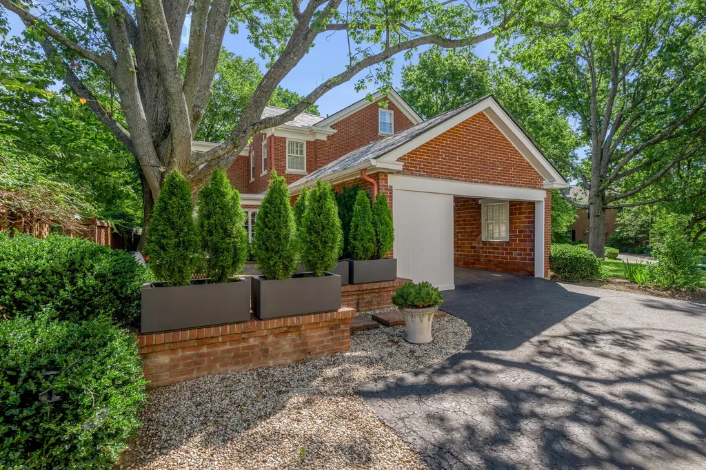 245 Holiday Road Lexington KY 40502