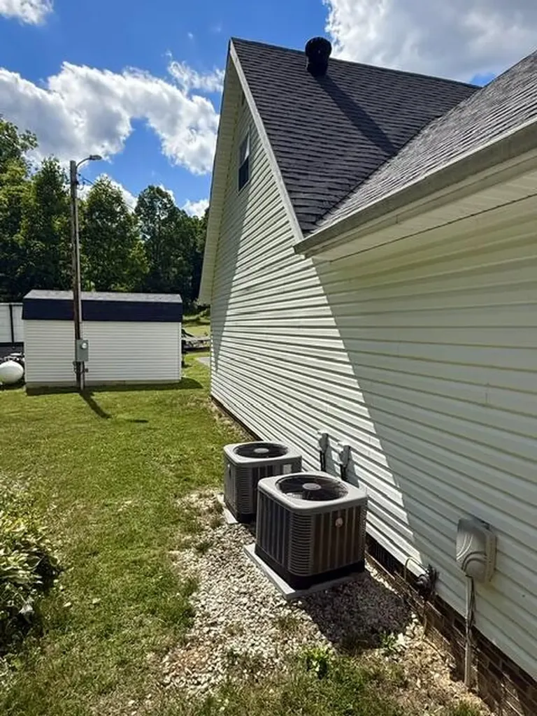 1560 Stamper Branch Road Campton KY 41301