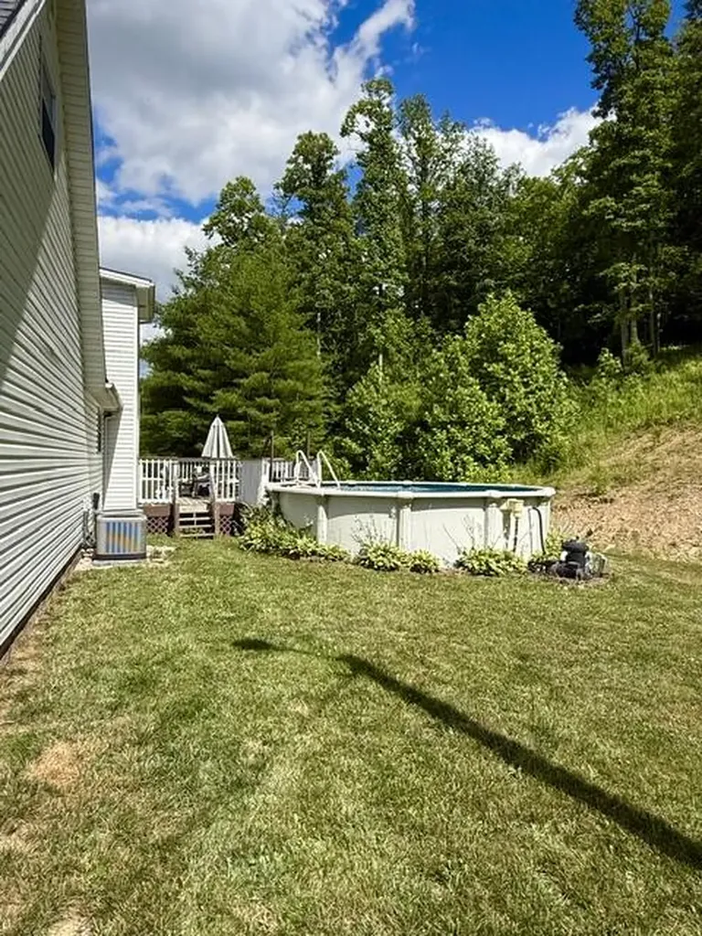 1560 Stamper Branch Road Campton KY 41301