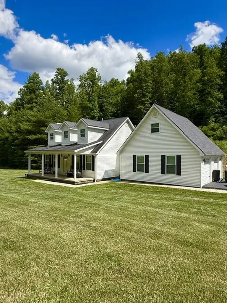 1560 Stamper Branch Road Campton KY 41301