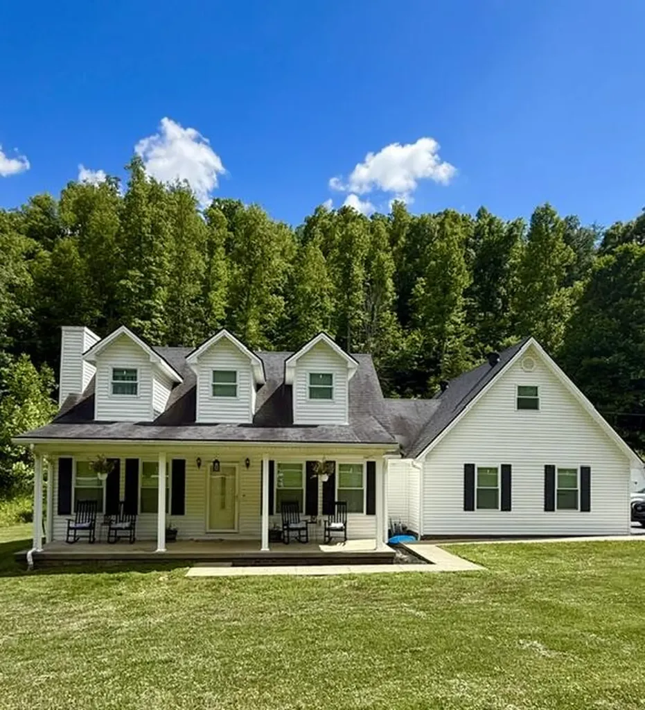 1560 Stamper Branch Road Campton KY 41301