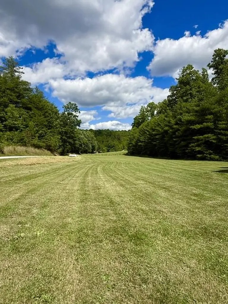 1560 Stamper Branch Road Campton KY 41301