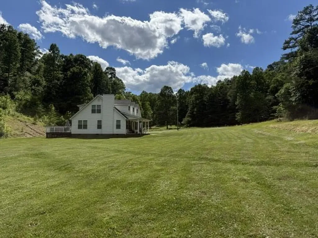 1560 Stamper Branch Road Campton KY 41301