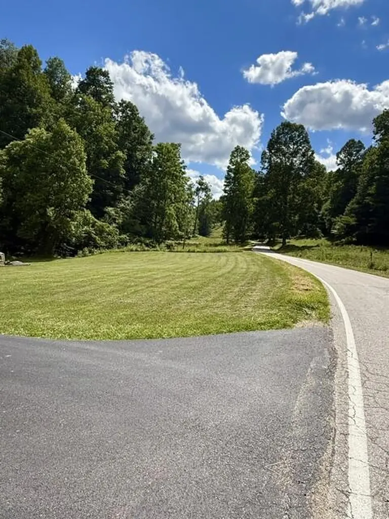 1560 Stamper Branch Road Campton KY 41301