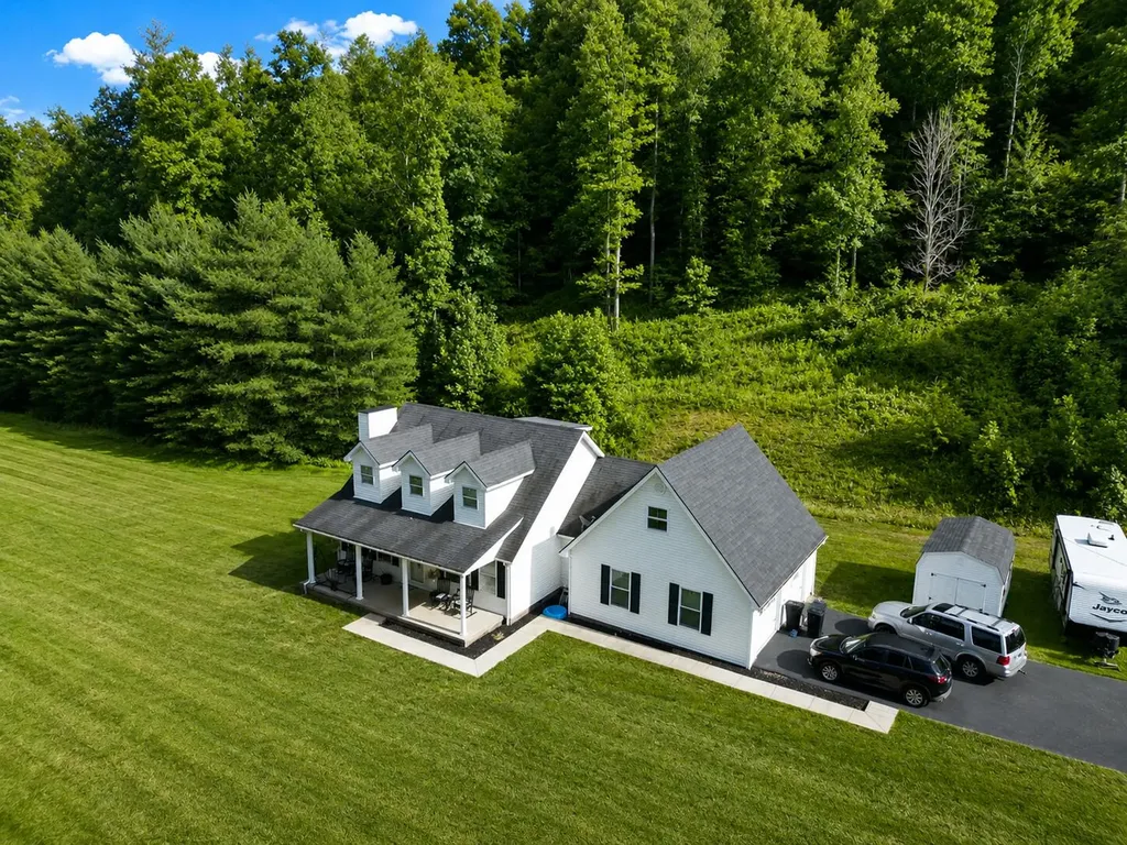 1560 Stamper Branch Road Campton KY 41301