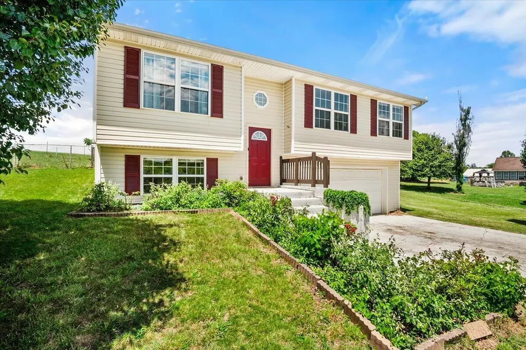 115 Cam Court Drive Lily KY 40740