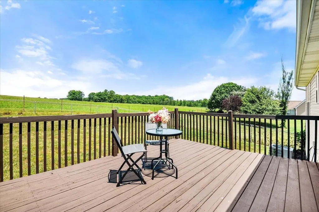 115 Cam Court Drive Lily KY 40740