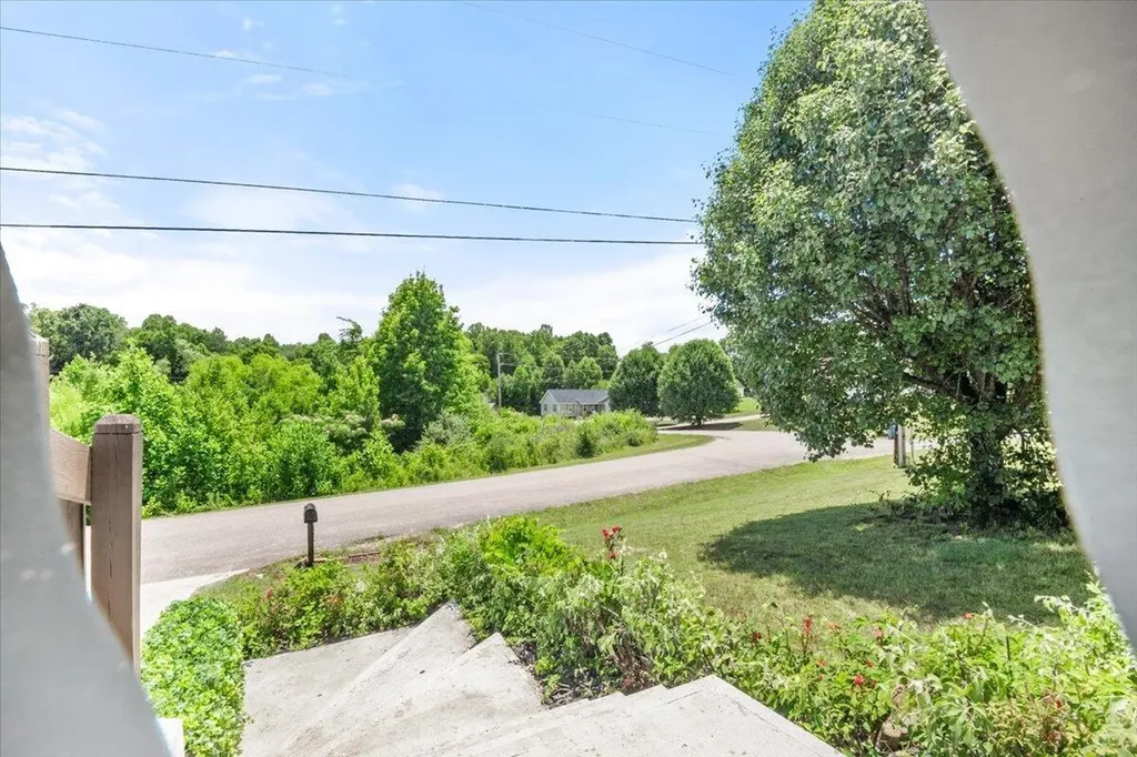 115 Cam Court Drive Lily KY 40740