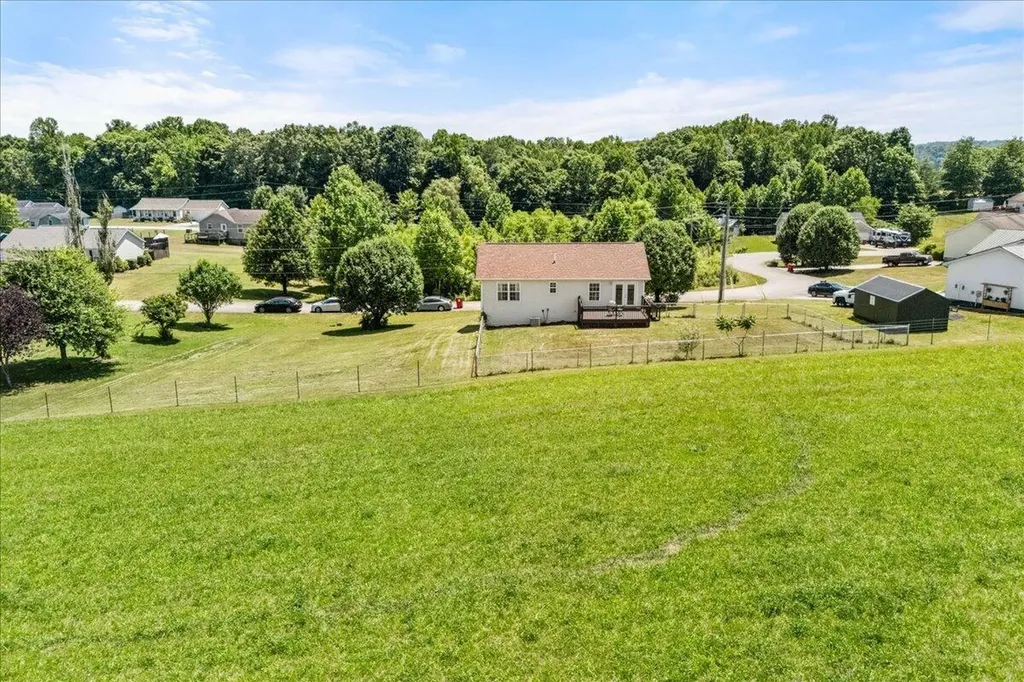 115 Cam Court Drive Lily KY 40740