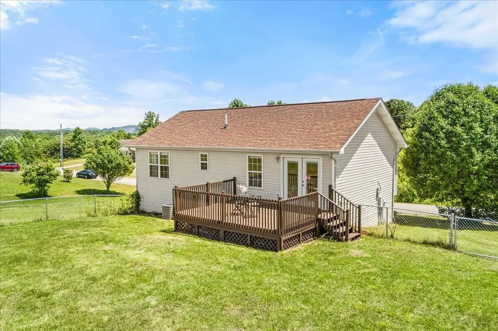 115 Cam Court Drive Lily KY 40740
