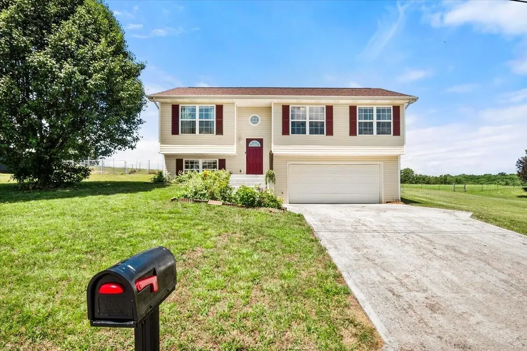 115 Cam Court Drive Lily KY 40740