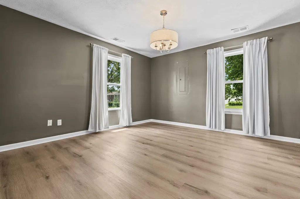 103 W Brown Street Nicholasville KY 40356