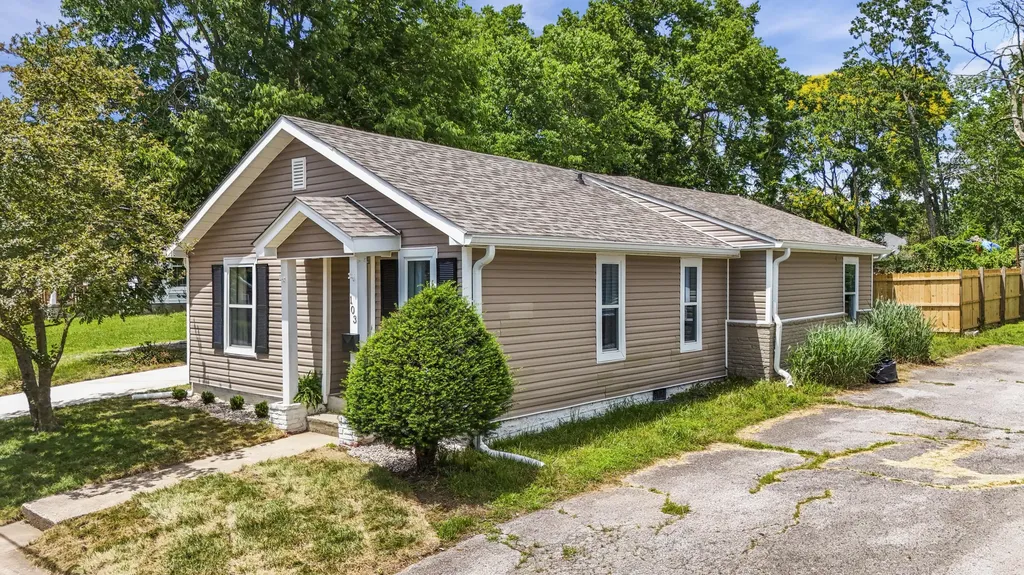 103 W Brown Street Nicholasville KY 40356