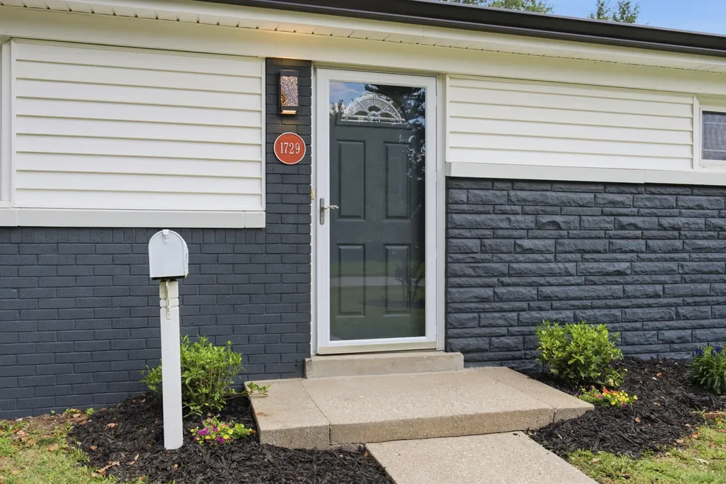 1729 Hatteras Drive Lexington KY 40504