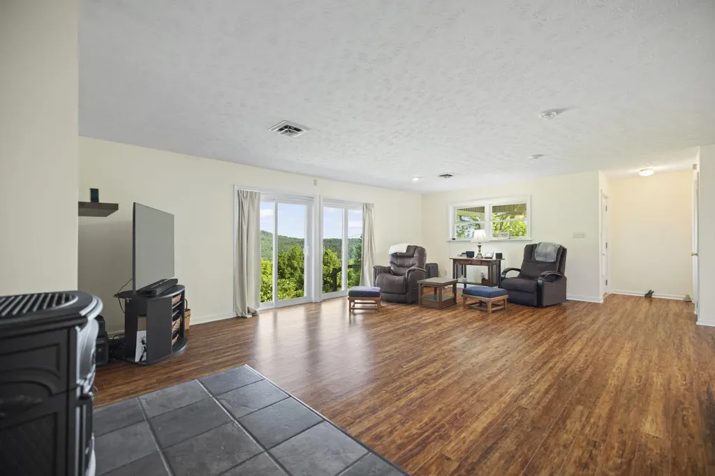343 Blue Sky Lane Orlando KY 40460