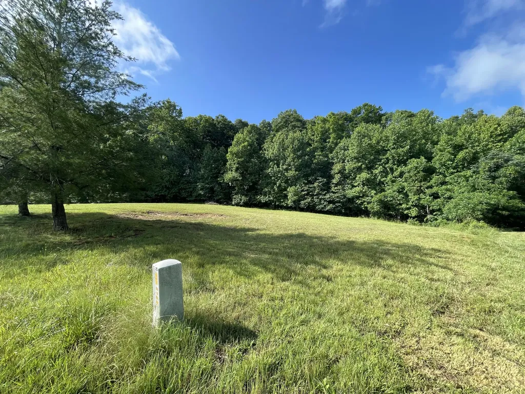 52 52 Zion Loop Russell Springs KY 42642