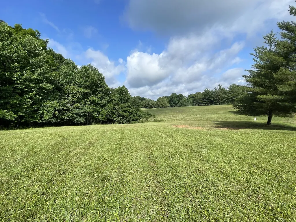 52 52 Zion Loop Russell Springs KY 42642