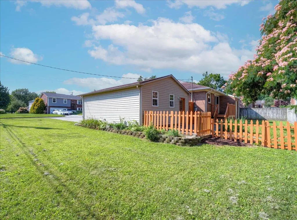 3869 Lee Adams Lane Lexington KY 40514