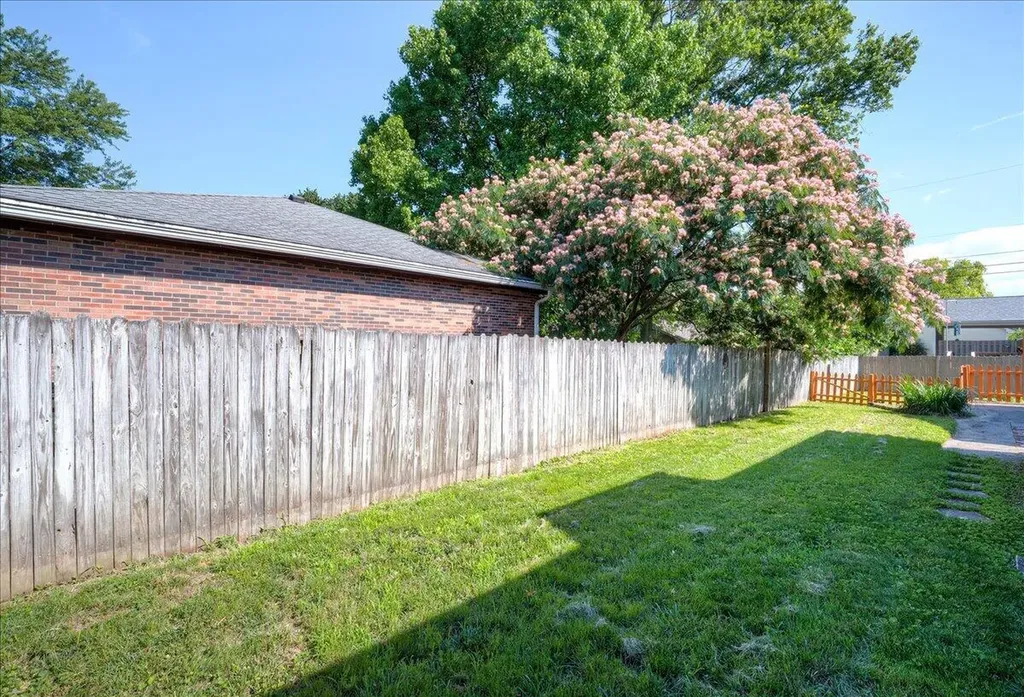 3869 Lee Adams Lane Lexington KY 40514