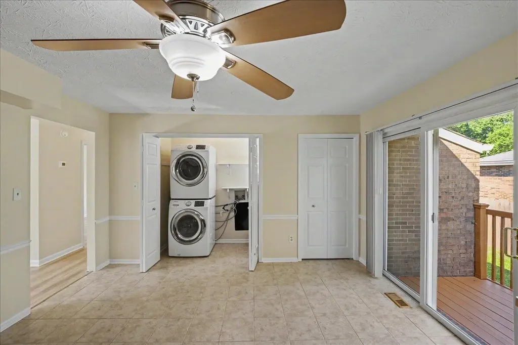 3869 Lee Adams Lane Lexington KY 40514