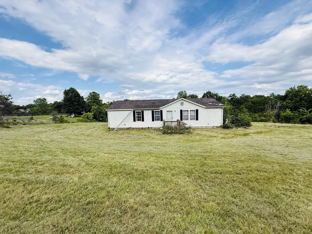 729 Oakland Lane Harrodsburg KY 40330