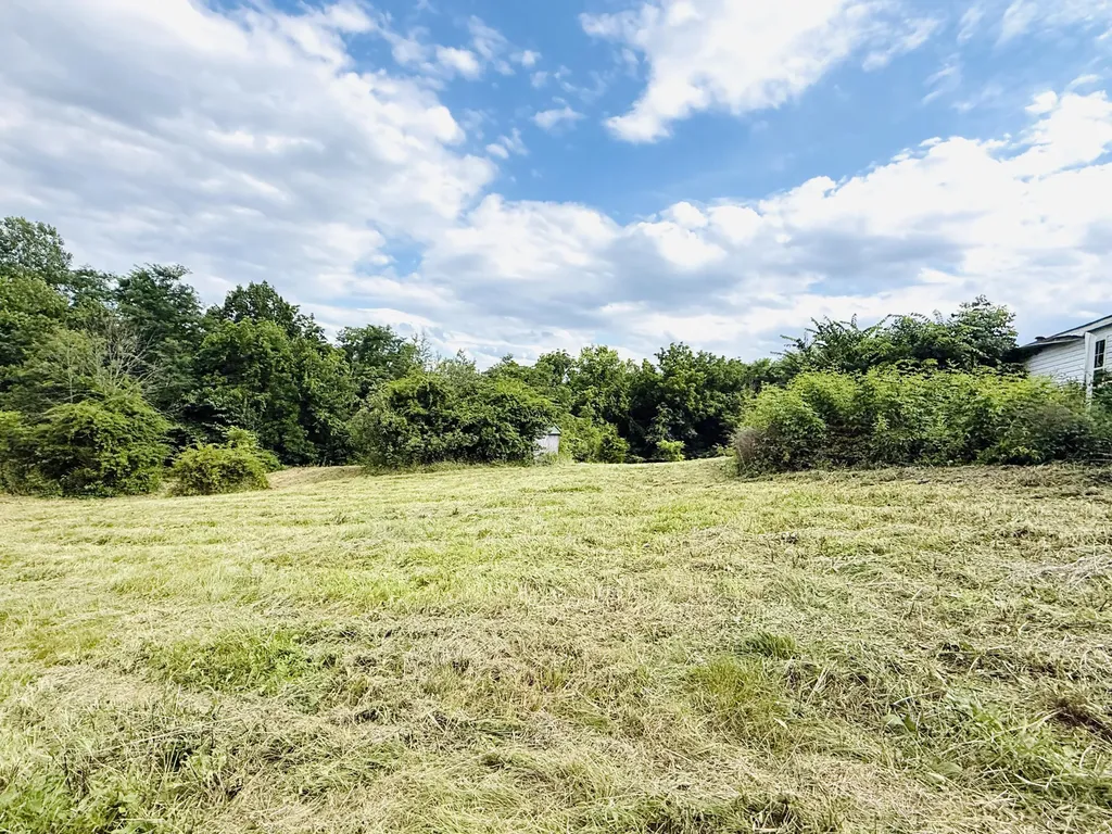 729 Oakland Lane Harrodsburg KY 40330