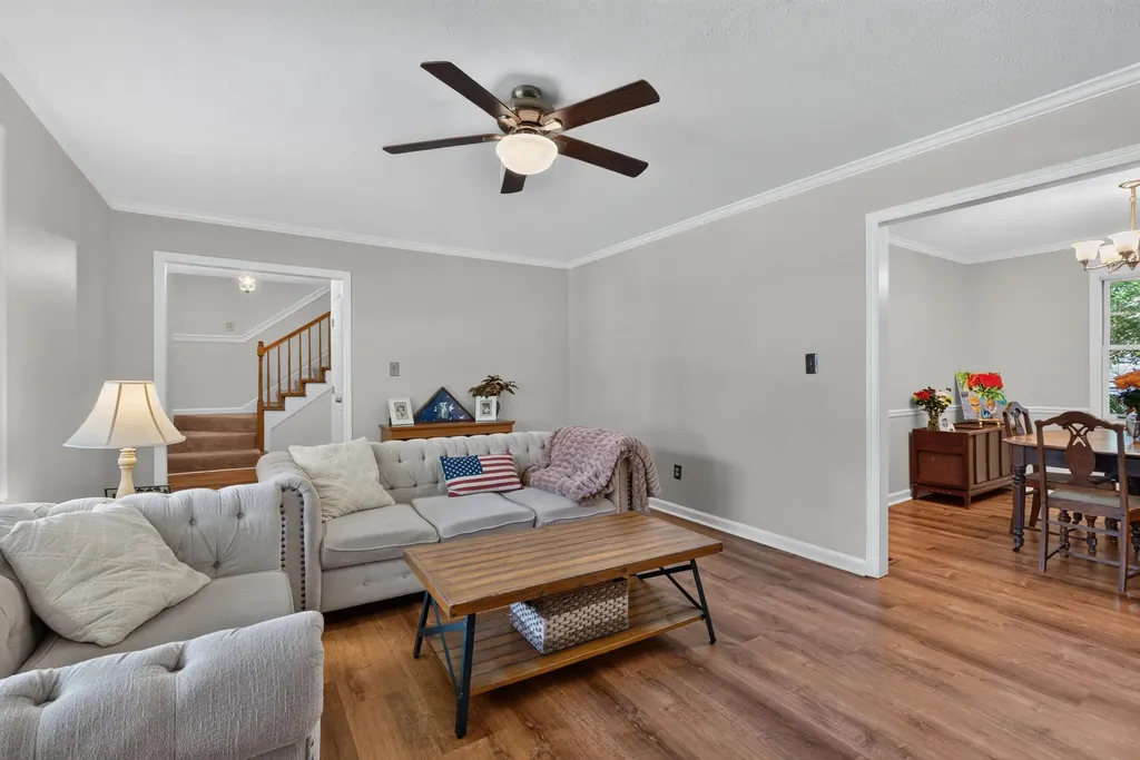 112 1/2 Applegrove Drive Nicholasville KY 40356