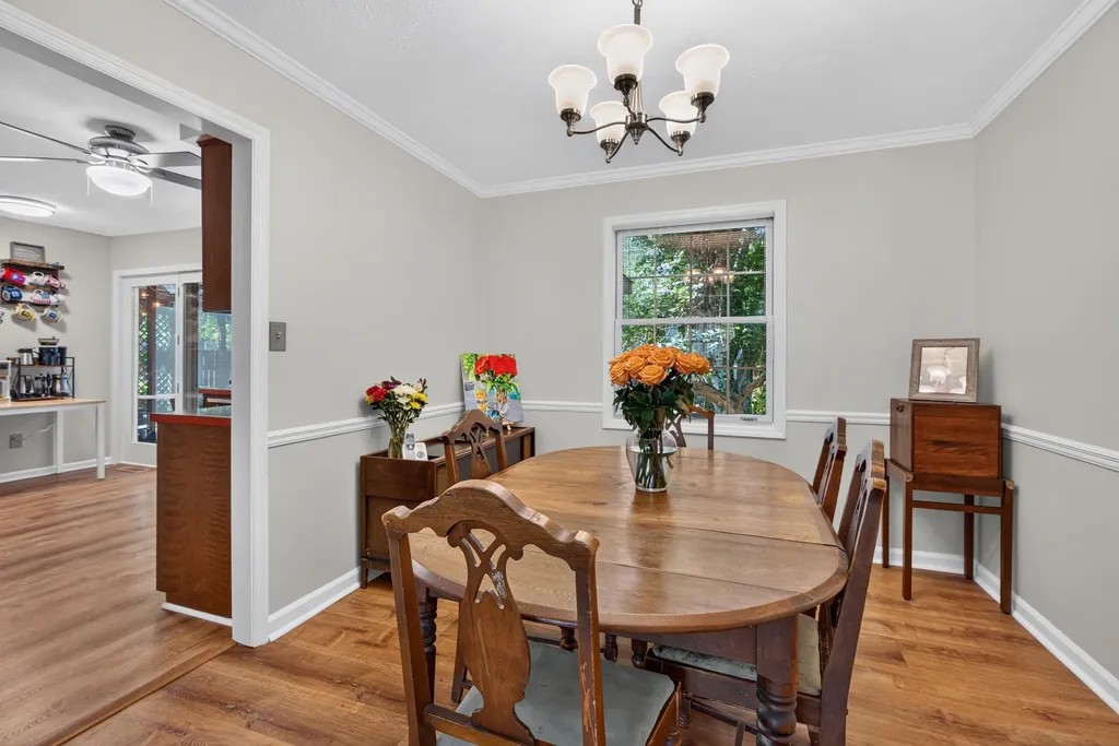 112 1/2 Applegrove Drive Nicholasville KY 40356