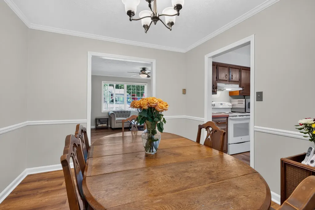 112 1/2 Applegrove Drive Nicholasville KY 40356