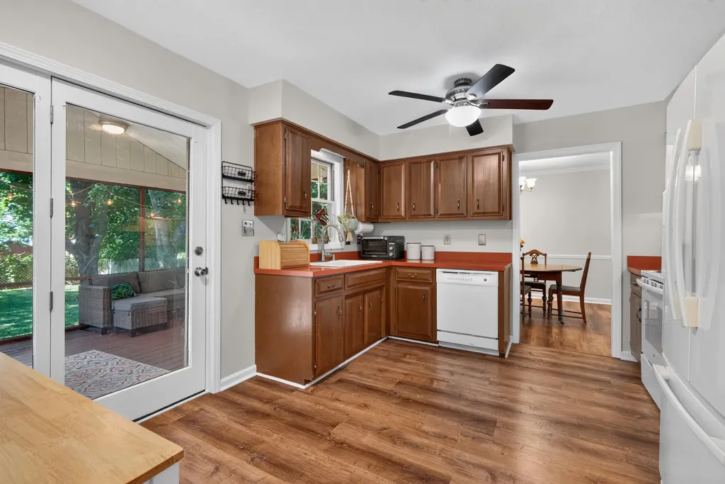 112 1/2 Applegrove Drive Nicholasville KY 40356