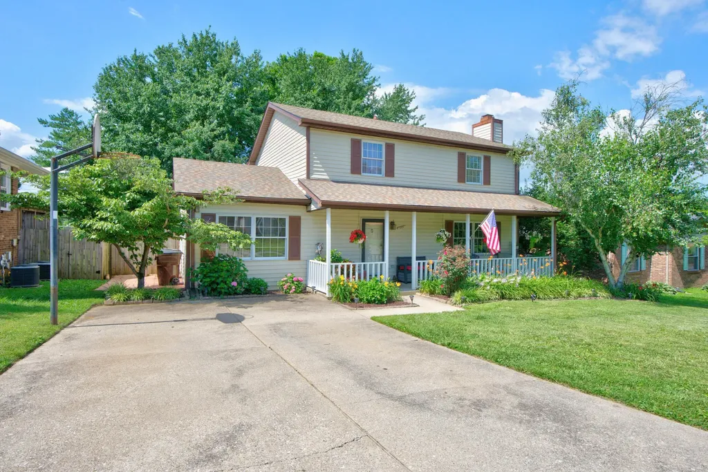 112 1/2 Applegrove Drive Nicholasville KY 40356