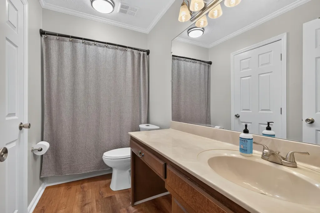 112 1/2 Applegrove Drive Nicholasville KY 40356