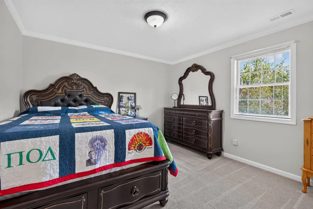 112 1/2 Applegrove Drive Nicholasville KY 40356