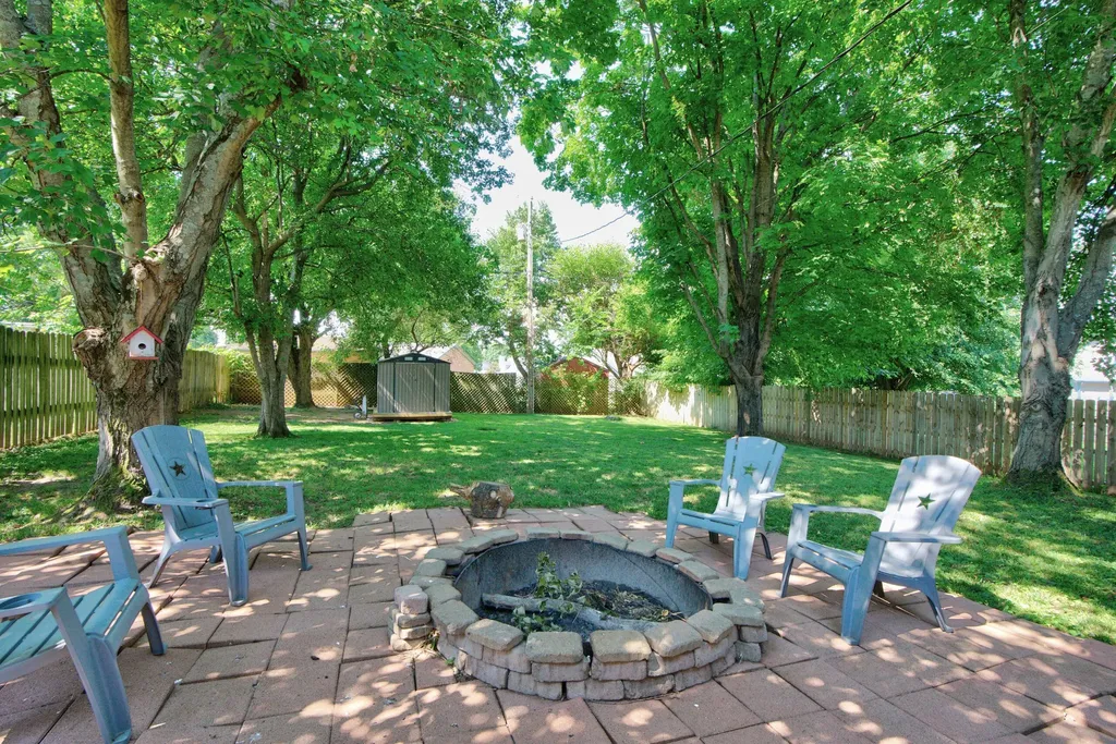 112 1/2 Applegrove Drive Nicholasville KY 40356