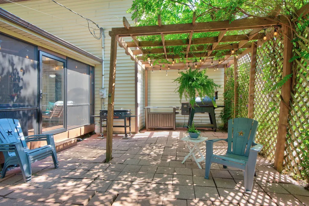 112 1/2 Applegrove Drive Nicholasville KY 40356