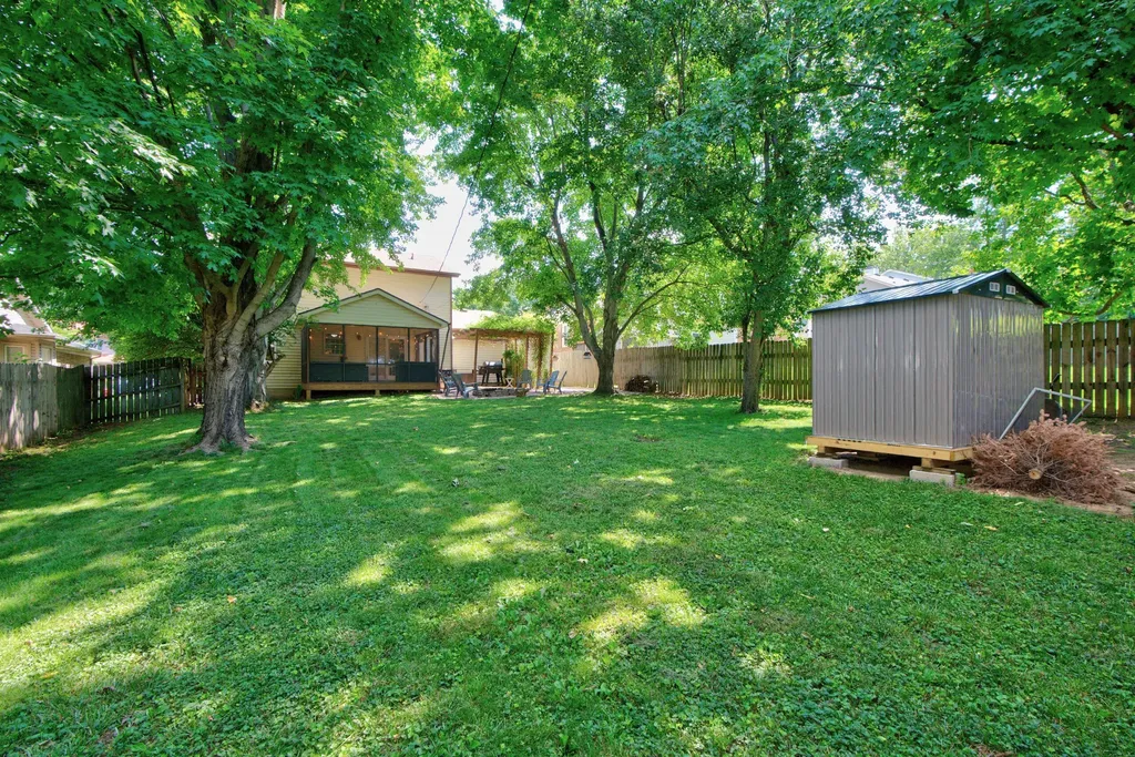 112 1/2 Applegrove Drive Nicholasville KY 40356