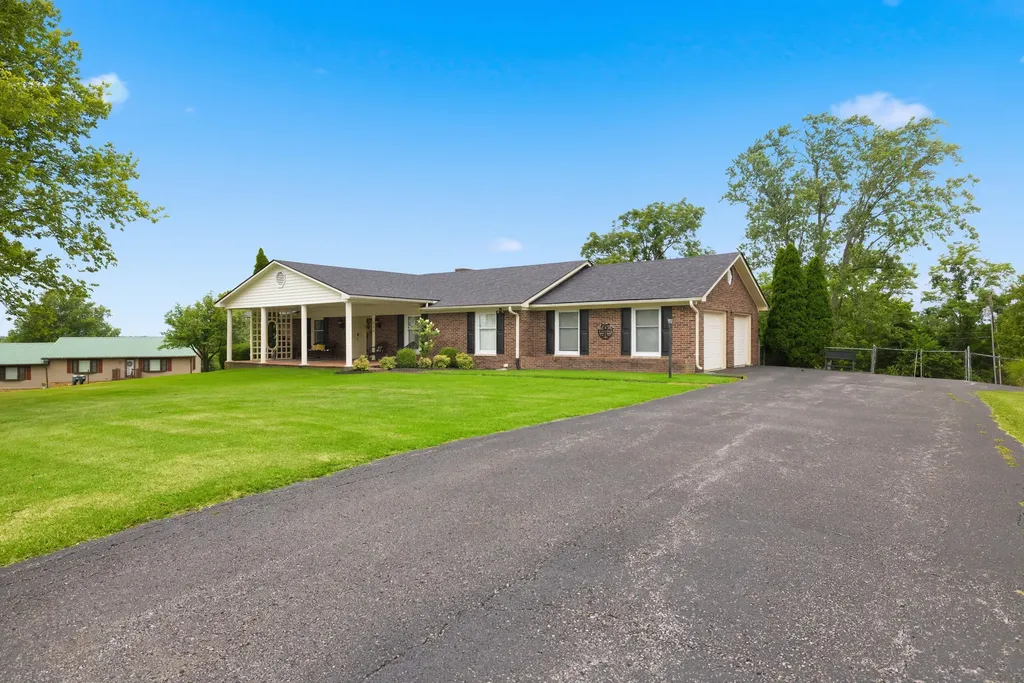 Harrodsburg KY, 219 Adams Lane
