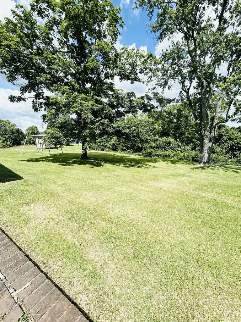219 Adams Lane Harrodsburg KY 40330