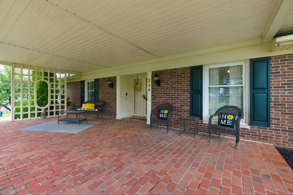 219 Adams Lane Harrodsburg KY 40330