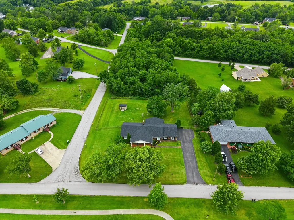 219 Adams Lane Harrodsburg KY 40330