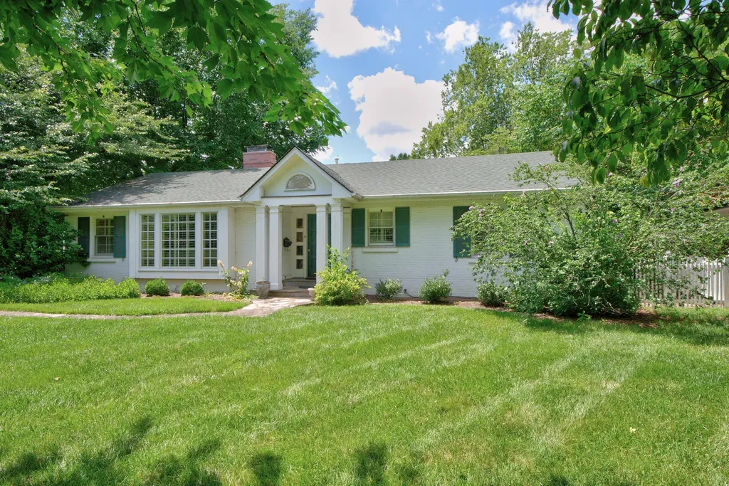 1566 Tates Creek Road Lexington KY 40502