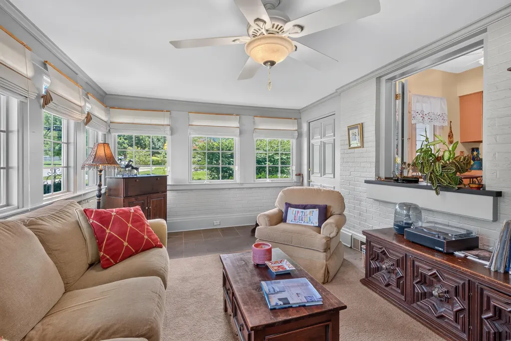 1566 Tates Creek Road Lexington KY 40502