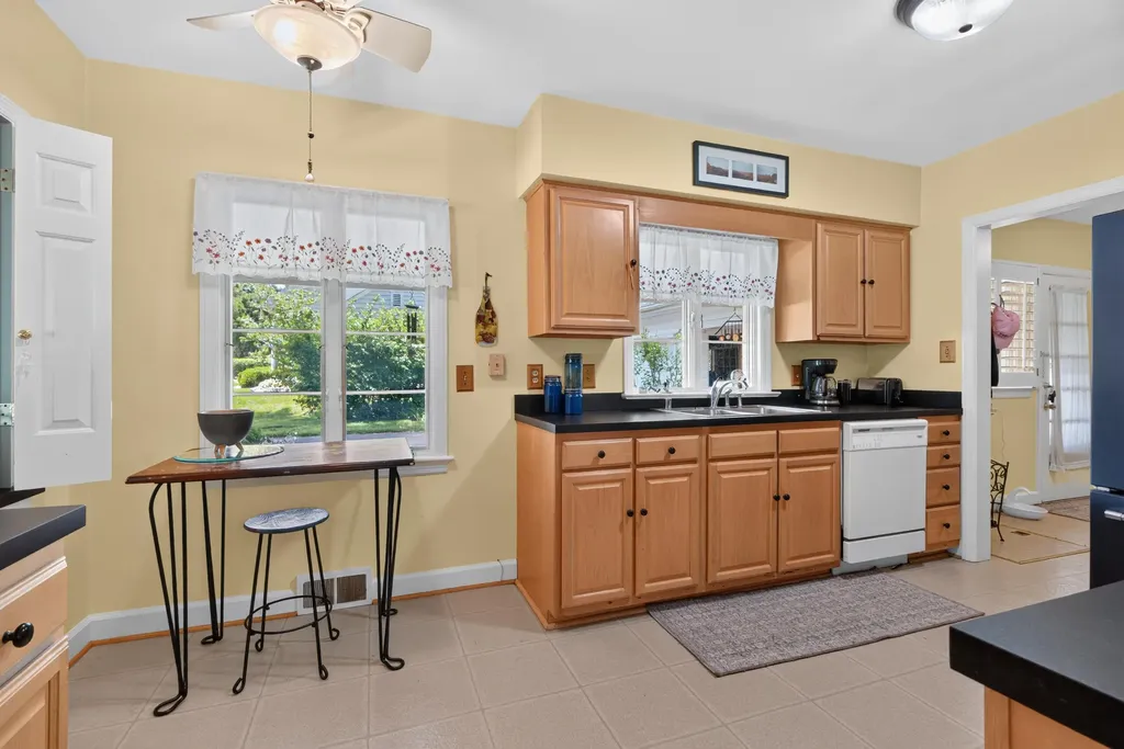 1566 Tates Creek Road Lexington KY 40502