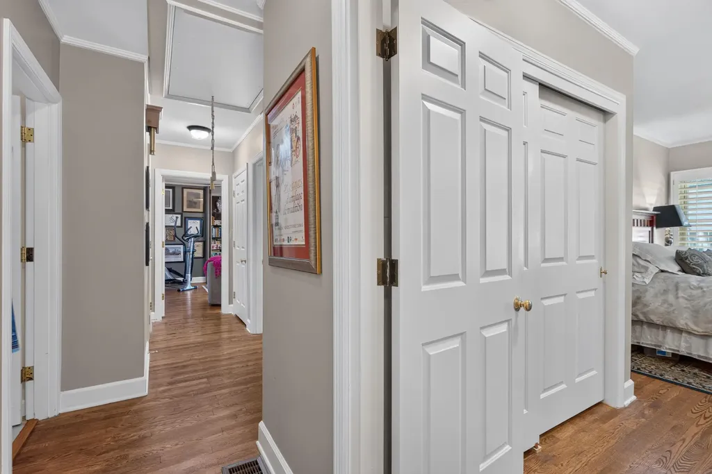 1566 Tates Creek Road Lexington KY 40502
