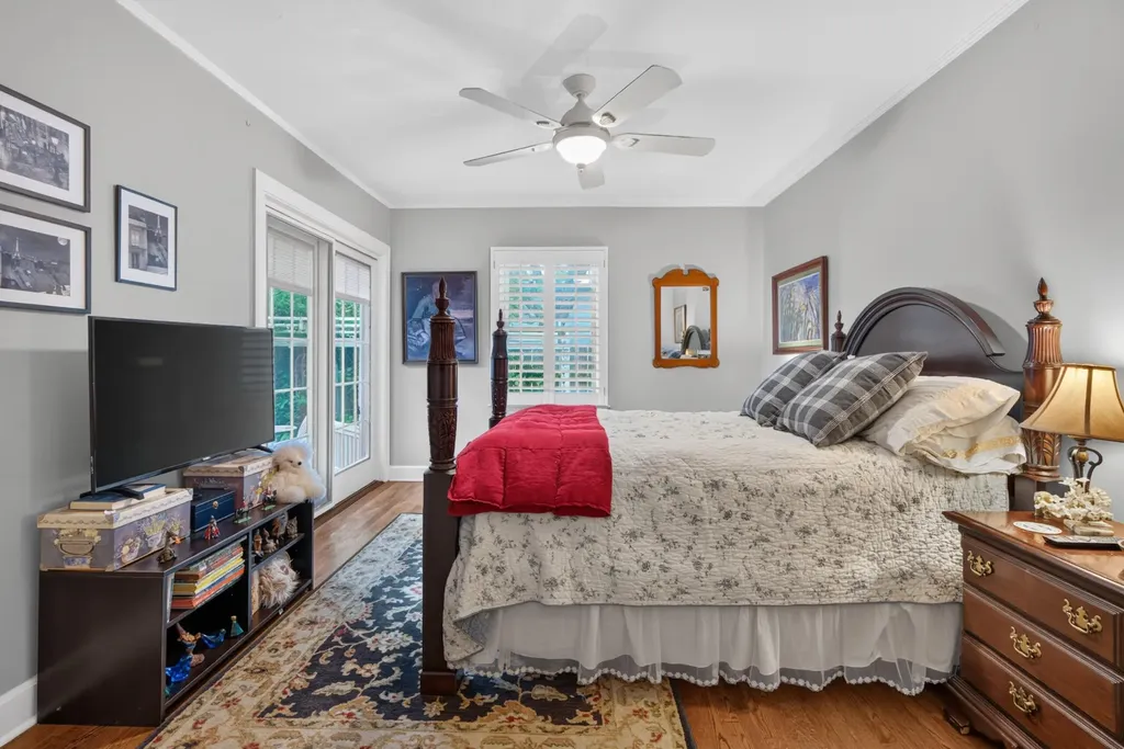 1566 Tates Creek Road Lexington KY 40502